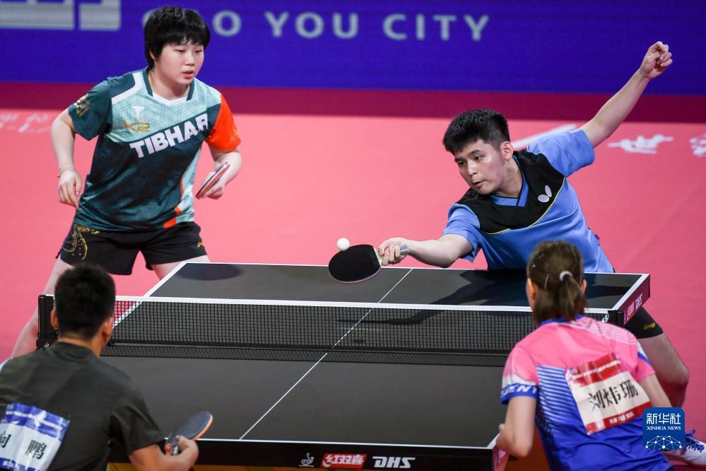 着看台上的 着看台上的