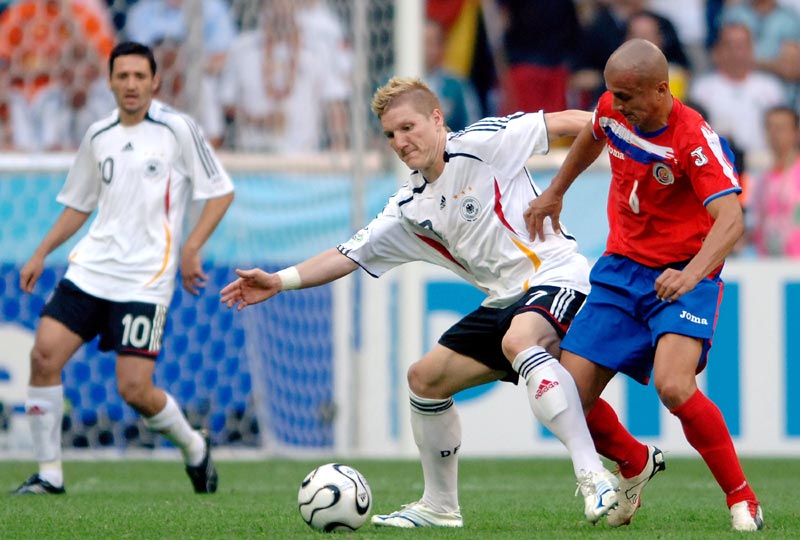 更要归功于 更要归功于